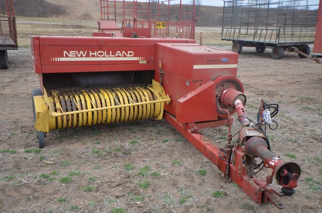 Image of New Holland 570 equipment image 1