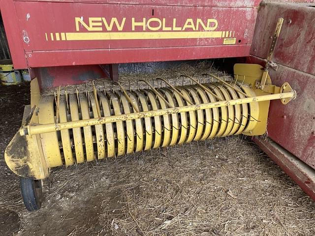 Image of New Holland 570 equipment image 2
