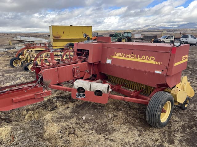 Image of New Holland 575 equipment image 2