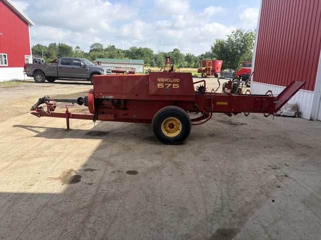 Image of New Holland 575 equipment image 1