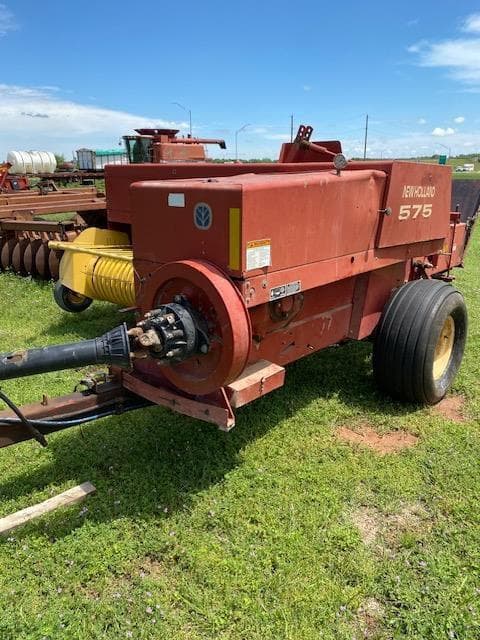 Image of New Holland 575 equipment image 2