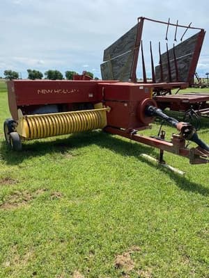 New Holland 575 Image