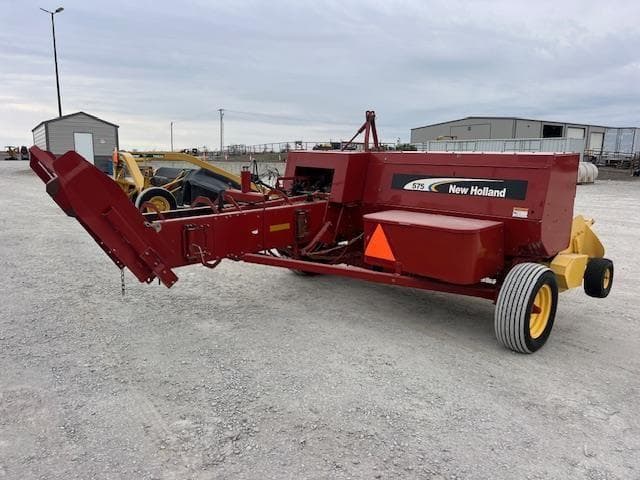 Image of New Holland 575 equipment image 4
