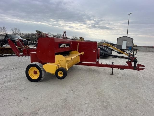 Image of New Holland 575 equipment image 2