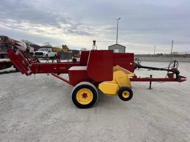 Image of New Holland 575 equipment image 3