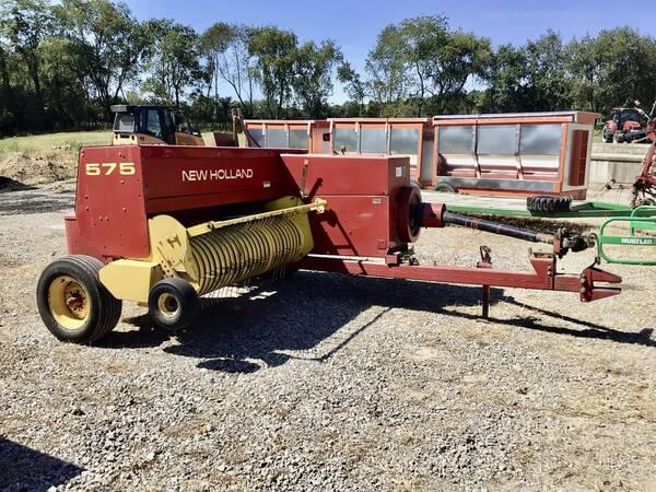 Image of New Holland 575 equipment image 1