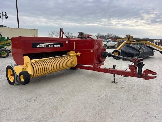 New Holland 575 Equipment Image0