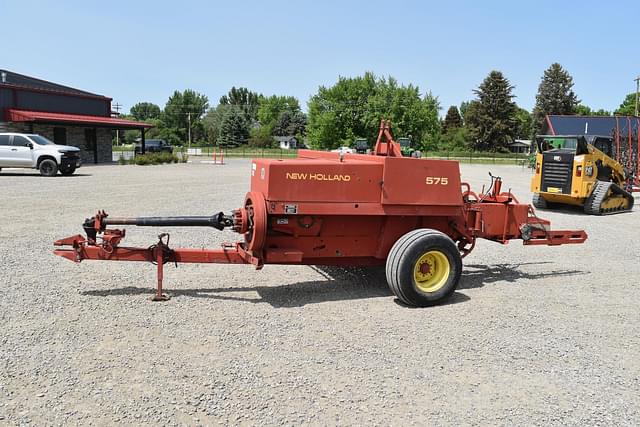 Image of New Holland 575 equipment image 3