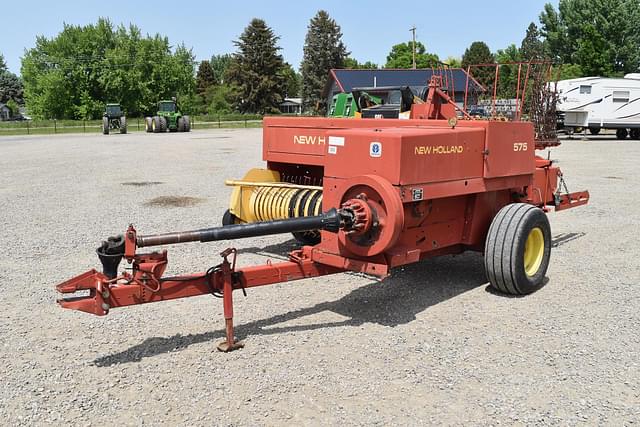 Image of New Holland 575 equipment image 2