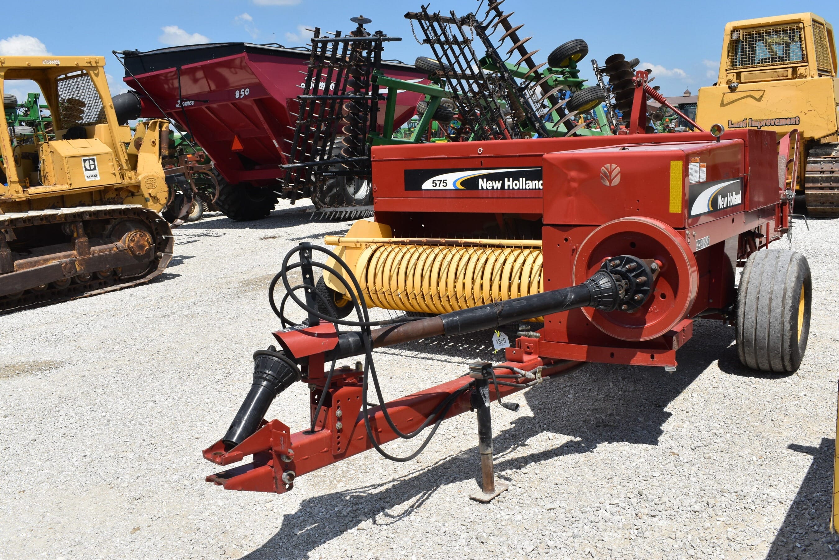 1999 New Holland 575 Equipment Image0