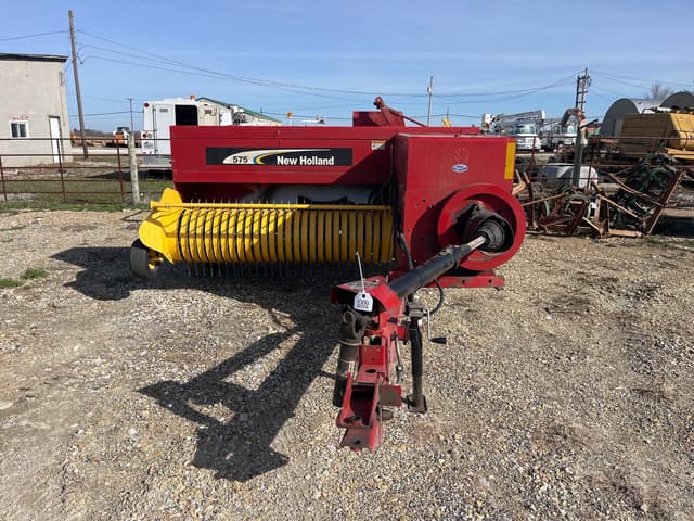 Image of New Holland 575 equipment image 1