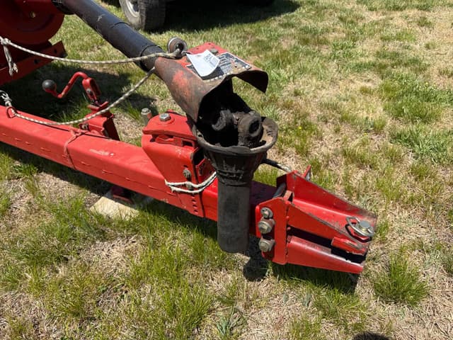 Image of New Holland 575 equipment image 1