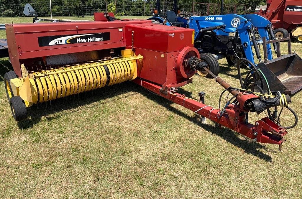 New Holland 575 Equipment Image0
