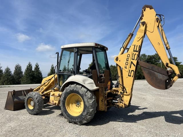 Image of New Holland 575E equipment image 4