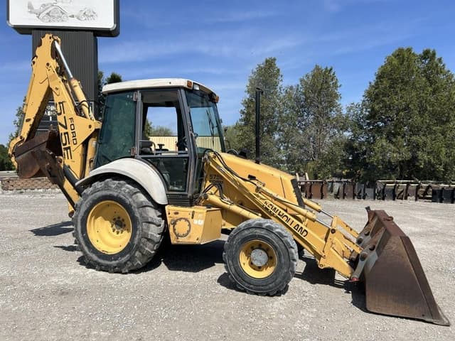 Image of New Holland 575E equipment image 1