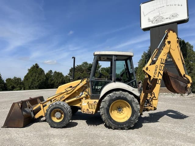 Image of New Holland 575E equipment image 2