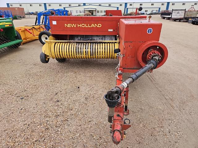 Image of New Holland 580 equipment image 1