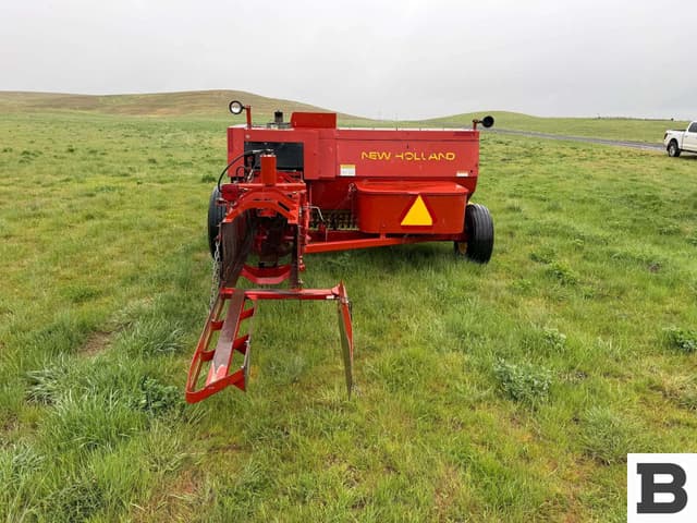 Image of New Holland 580 equipment image 4