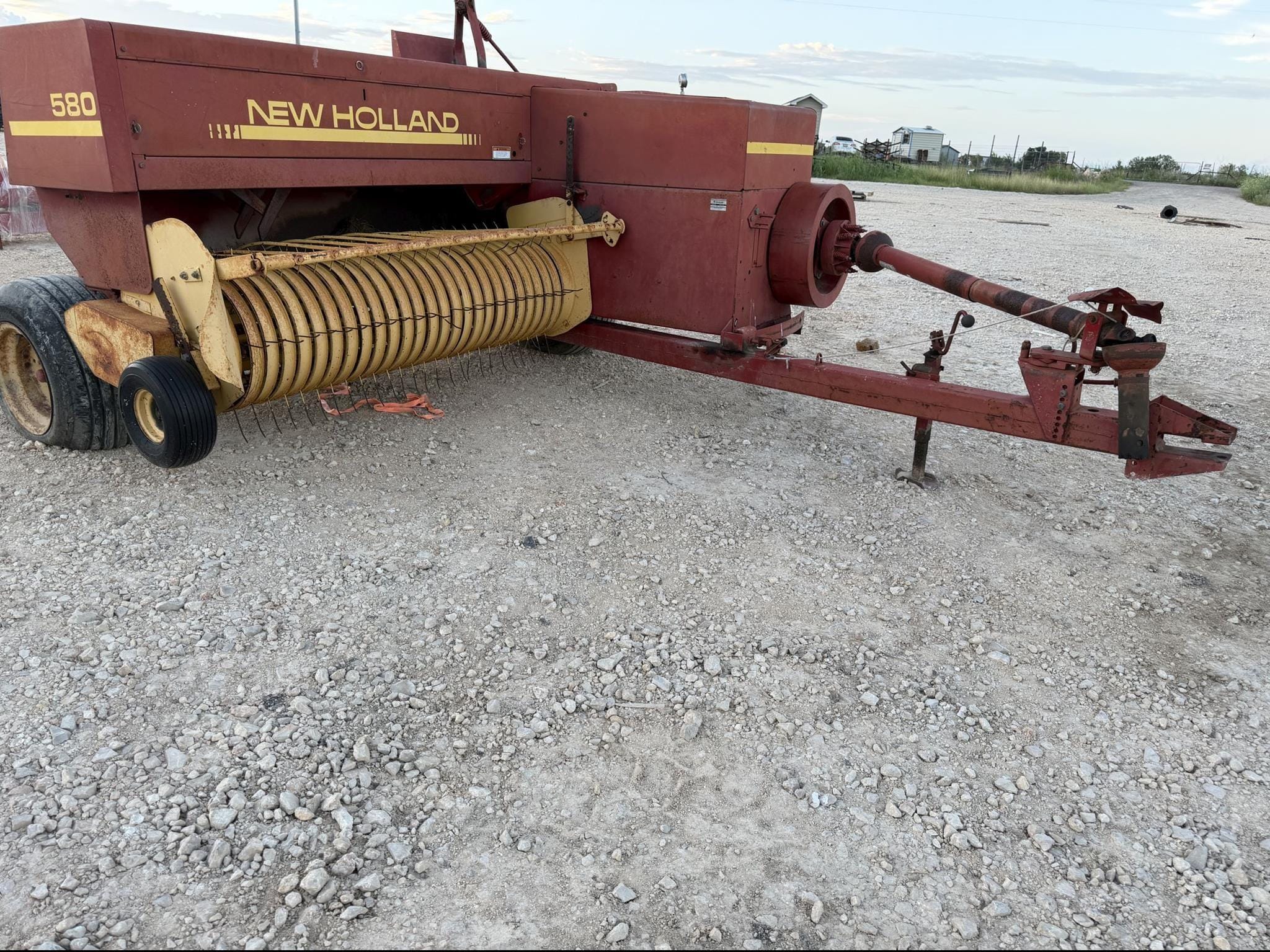 New Holland 580 Equipment Image0