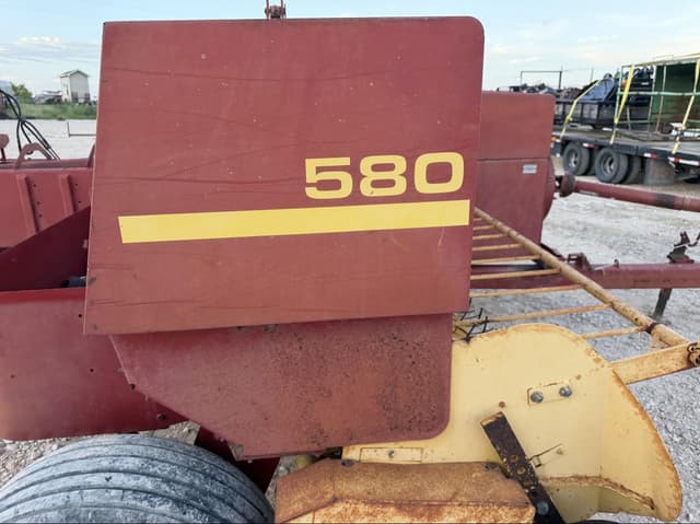 Image of New Holland 580 equipment image 1