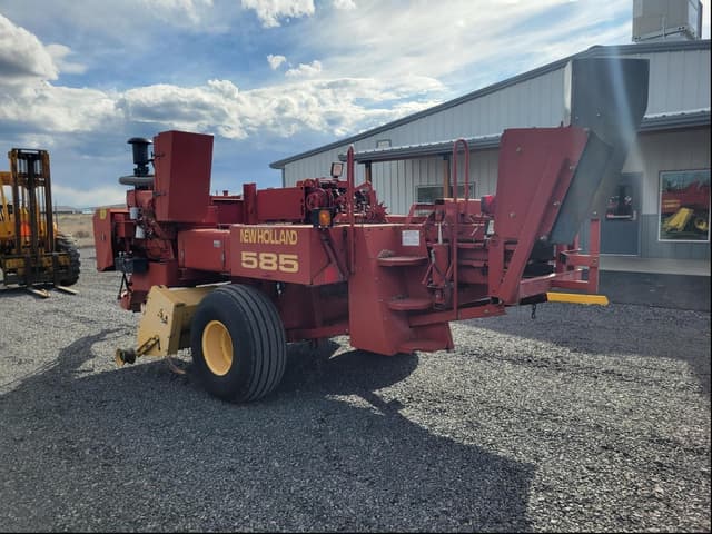 Image of New Holland 585 equipment image 1