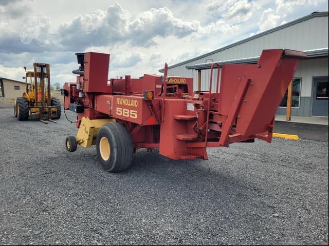 Image of New Holland 585 equipment image 1