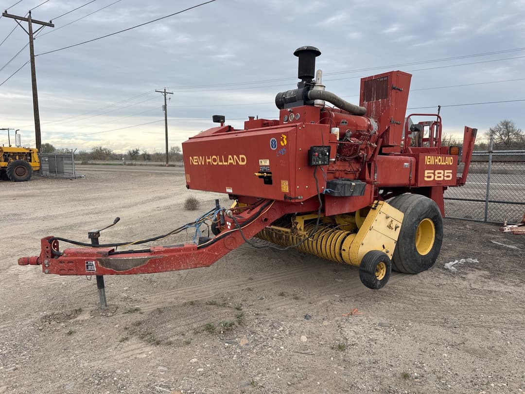 Image of New Holland 585 Primary image