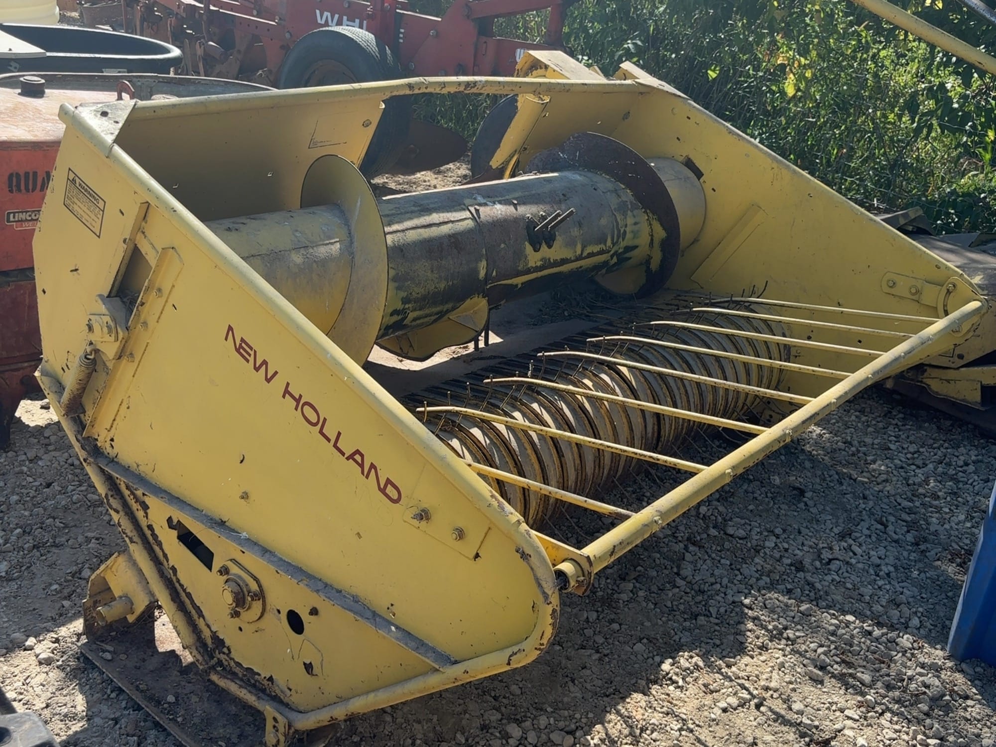 New Holland 890 Equipment Image0