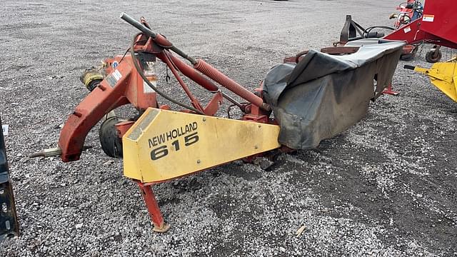Image of New Holland 615 equipment image 4