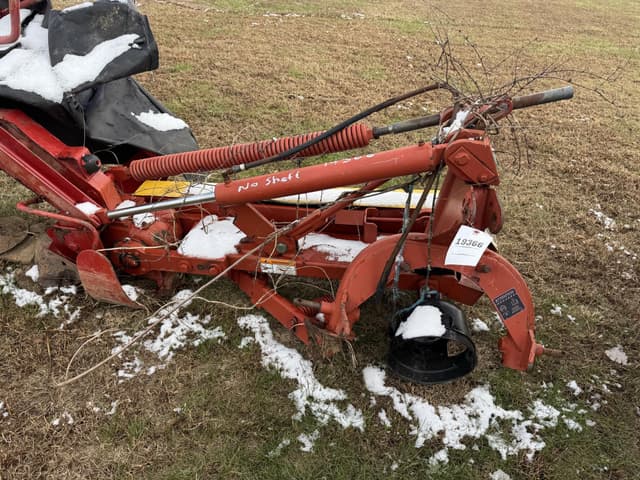 Image of New Holland 615 equipment image 1