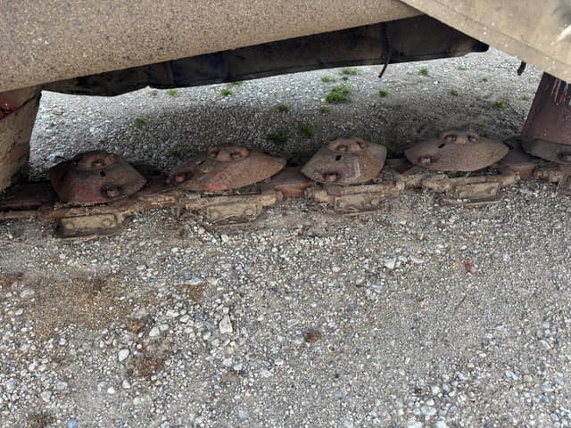 Image of New Holland 615 equipment image 3