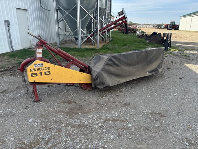 Image of New Holland 615 equipment image 1