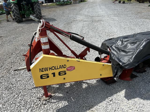 Image of New Holland 616 equipment image 1