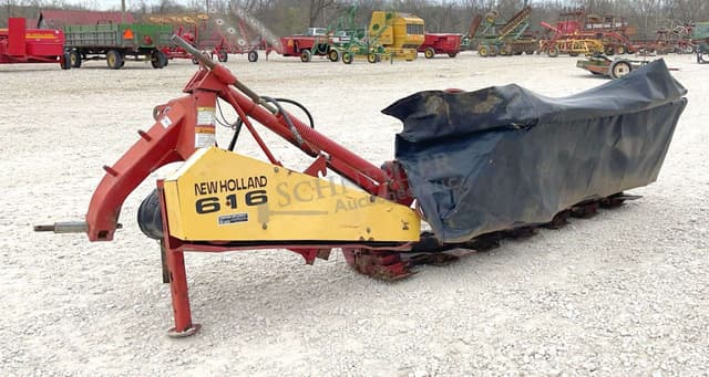 Image of New Holland 616 equipment image 4