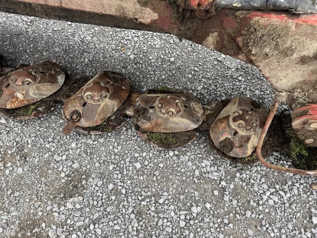 Image of New Holland 616 equipment image 2