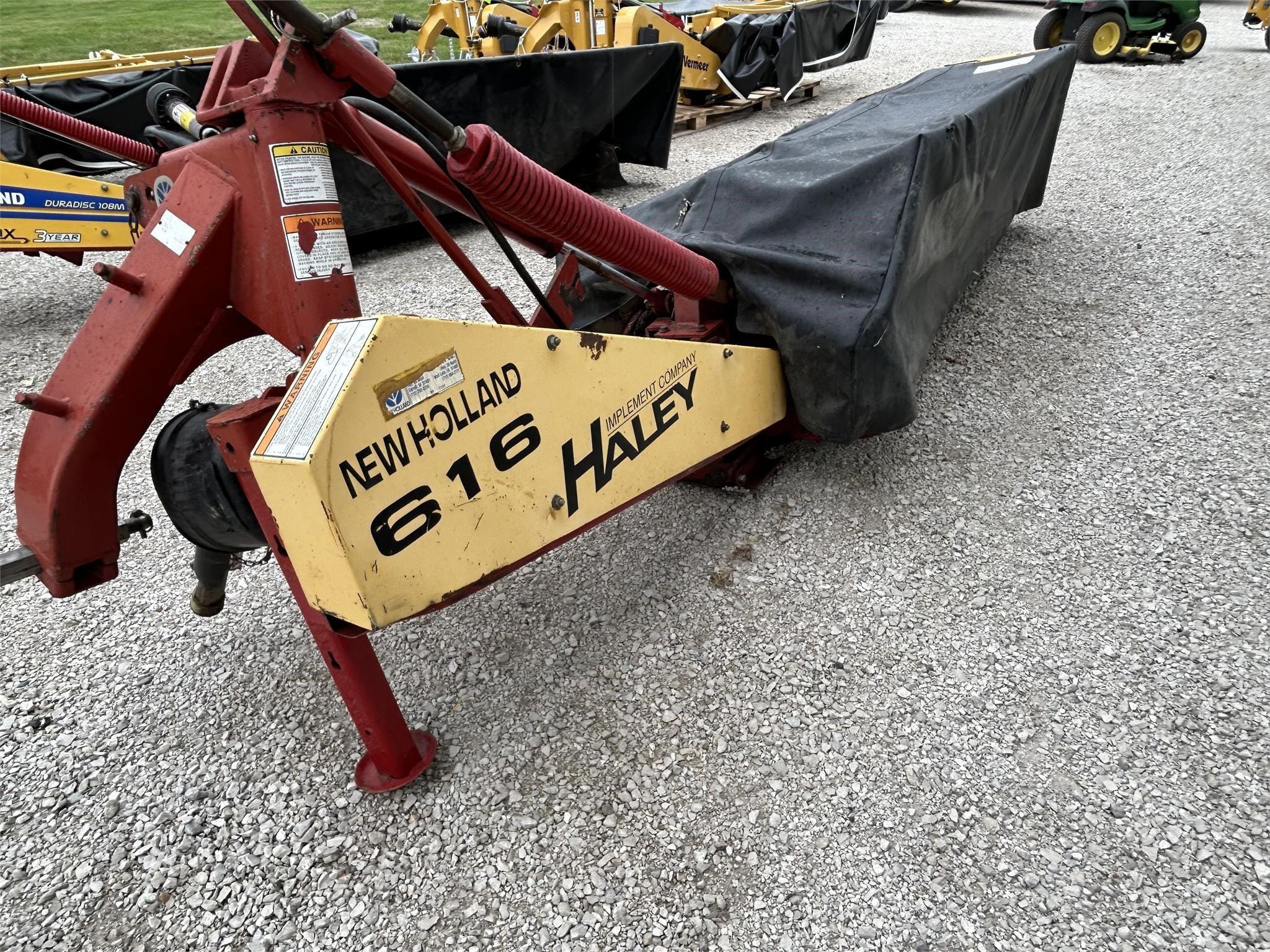 New Holland 616 Equipment Image0