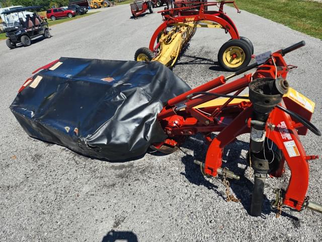 Image of New Holland 616 equipment image 2