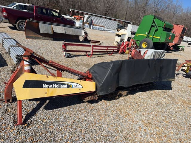 Image of New Holland 616 equipment image 2