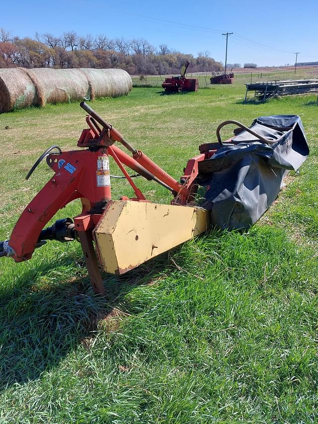 Image of New Holland 617 equipment image 3