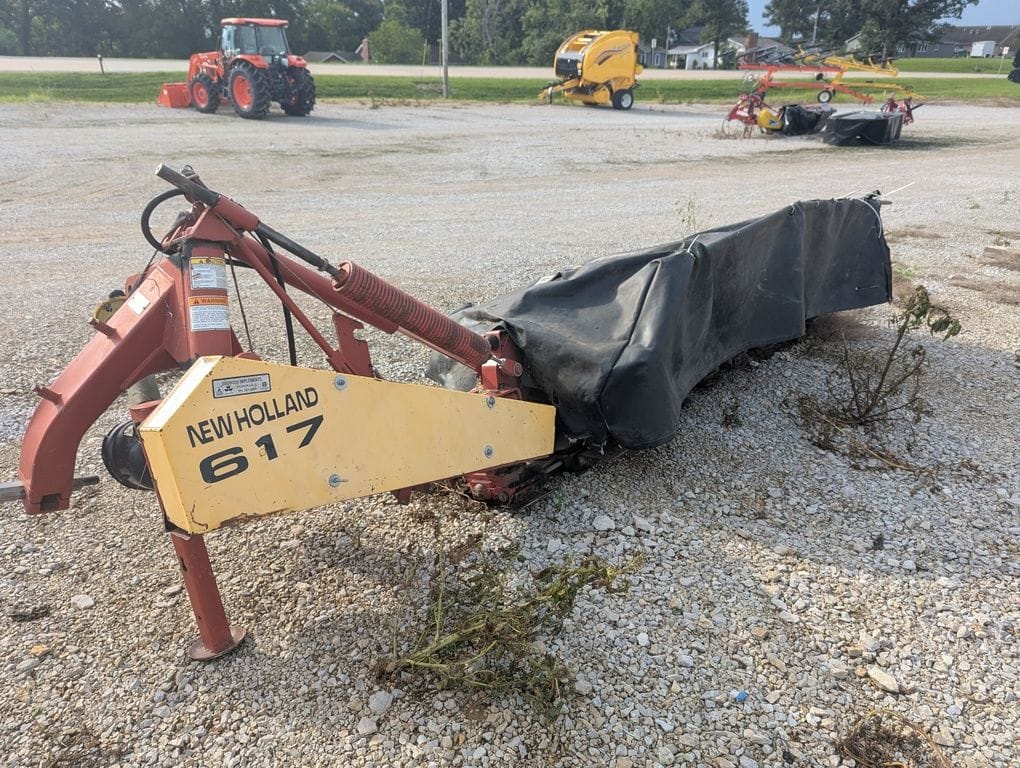 New Holland 617 Equipment Image0