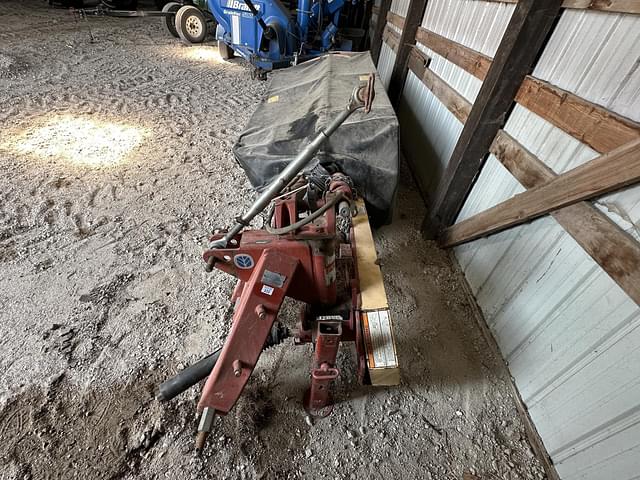 Image of New Holland 617 equipment image 4