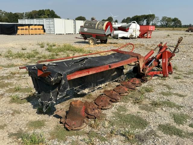 Image of New Holland 617 equipment image 2