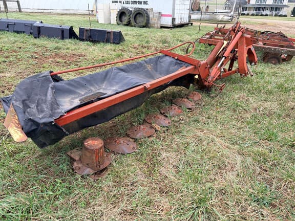 Image of New Holland 617 equipment image 3