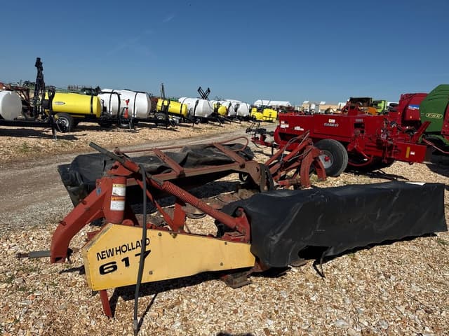 Image of New Holland 617 equipment image 2