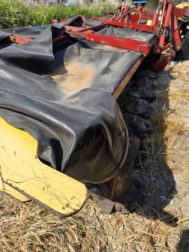 2000 New Holland 617 Equipment Image0