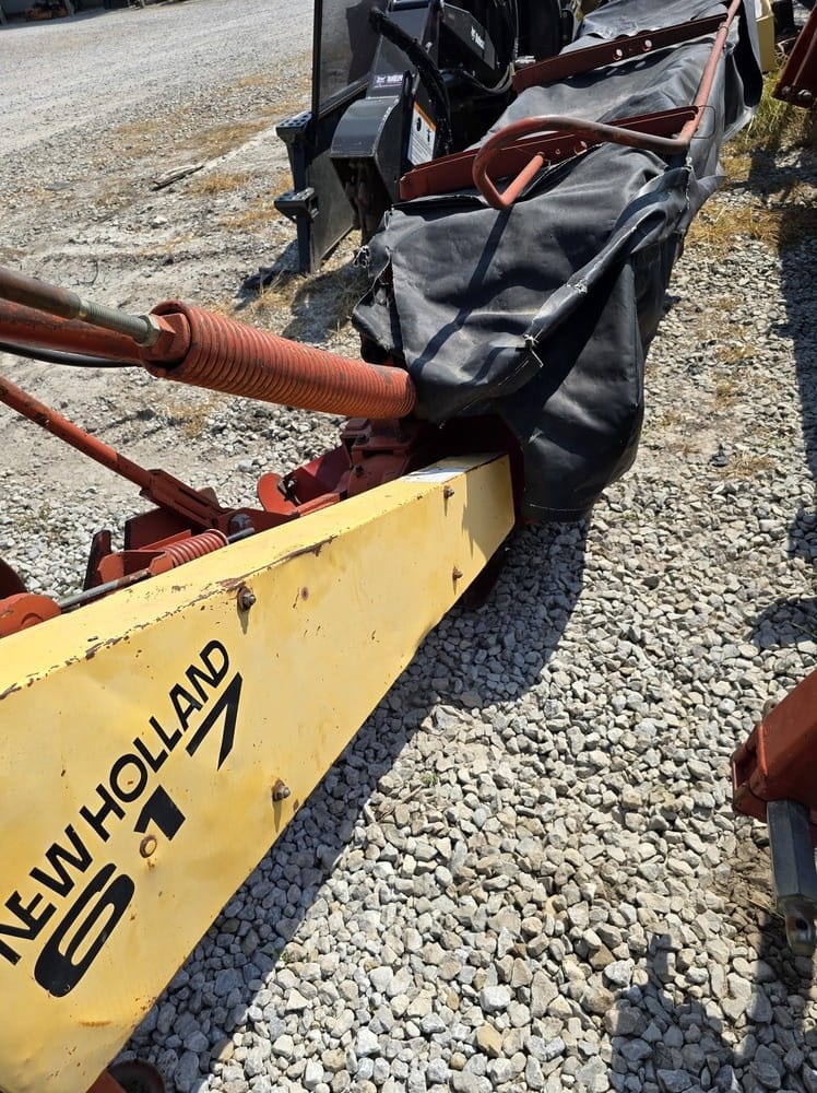 1999 New Holland 617 Equipment Image0