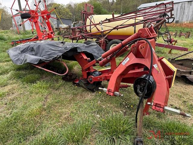 Image of New Holland 617 equipment image 3