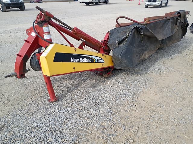 Image of New Holland 617 equipment image 3
