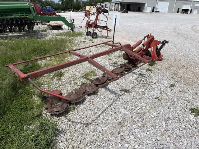 Image of New Holland 617 equipment image 1