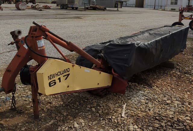 Image of New Holland 617 equipment image 1